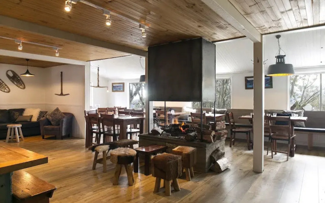 Feathertop Alpine Lodge