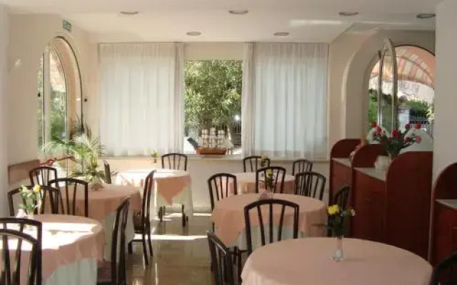 Florentia Hotel