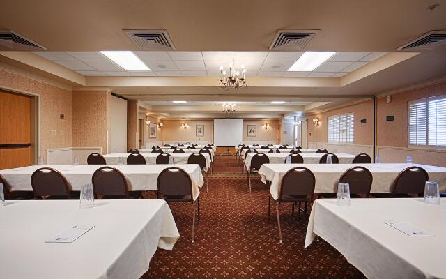 Best Western Plus Caldwell Inn & Suites