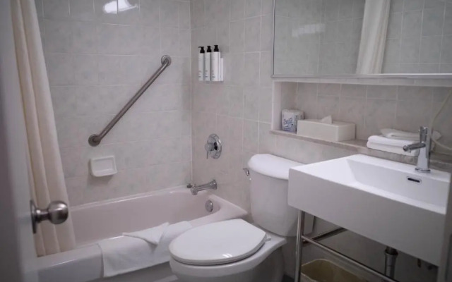 Travelodge At The Falls