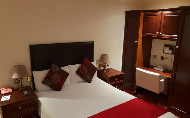 Ascot Hotel