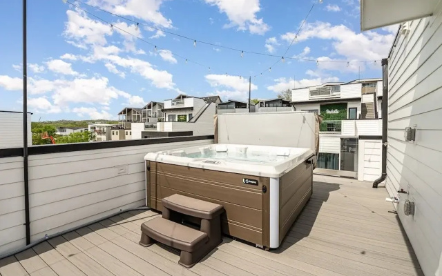 Revival-rooftop Deck/hot Tub- Mins to Broadway