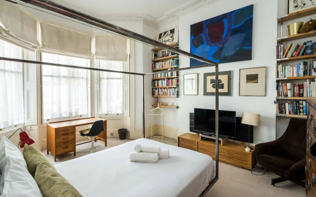Sleek Simple & Peaceful 1Bd Flat Kensington