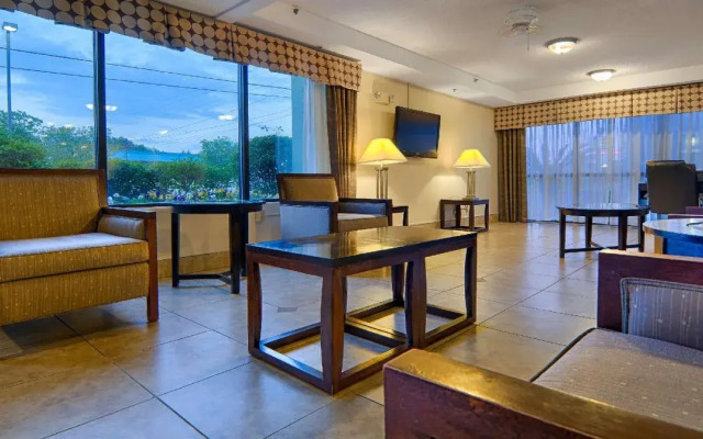 Spark by Hilton Biloxi Ocean Springs