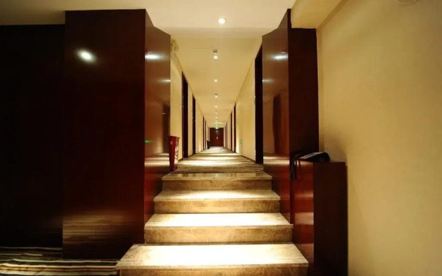 Lianchu Happiness Hotel