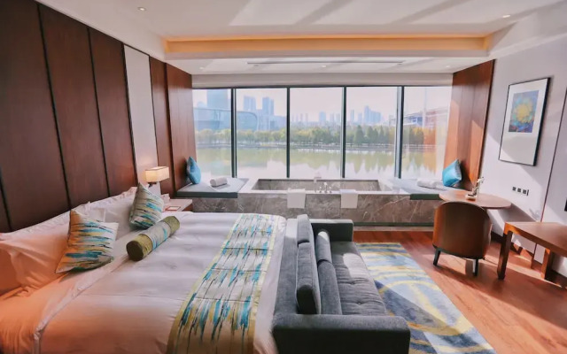 Yading Peninsula Hotel