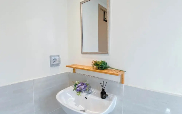 Warm And Cozy 2Br Meikarta Apartment