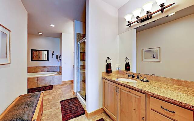 580 Granby - 3 Br Home