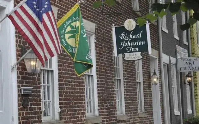 The Richard Johnston Inn & 1890 Caroline House