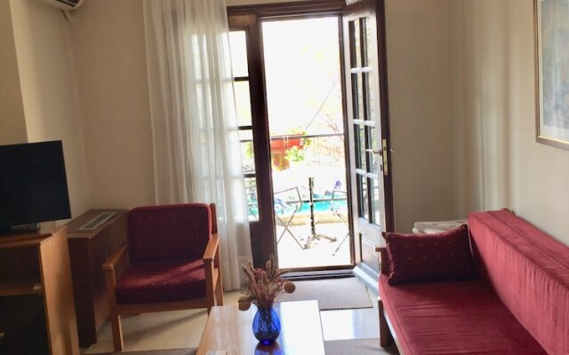 Idiston  Rooms & Suites