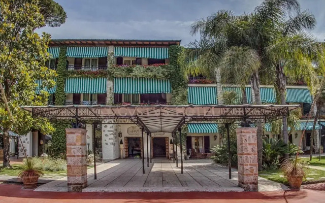 Augustus Hotel & Resort