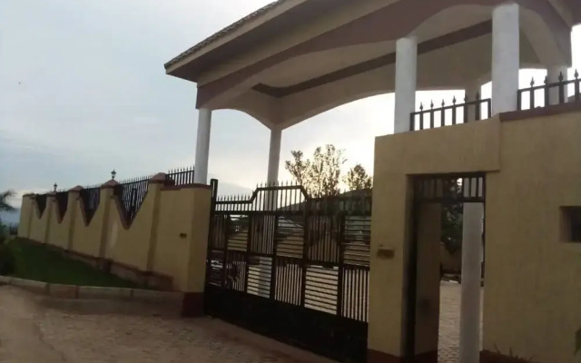 Golden View Hotel Ibanda
