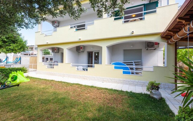 Nice Home in Stanici With Wifi and 3 Bedrooms