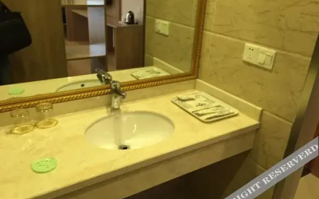 Wanzai Matou City Hotel