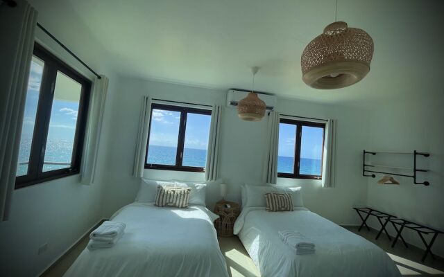 Corcega Beachfront Suites