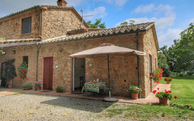 Farmhouse in Proceno With Pool and Hill Views