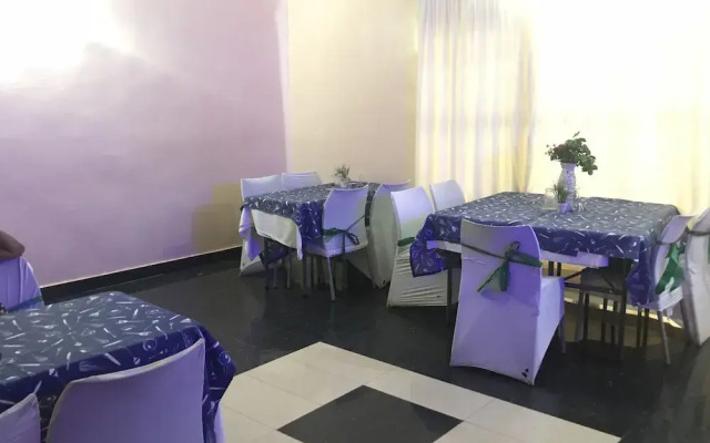 Meadway Luxury Hotels