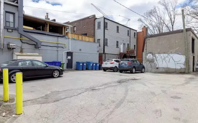 Casa Queen-Unique 2BR Suite- Leslieville