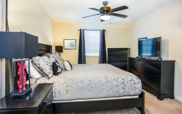 Home next to Disney CG1406