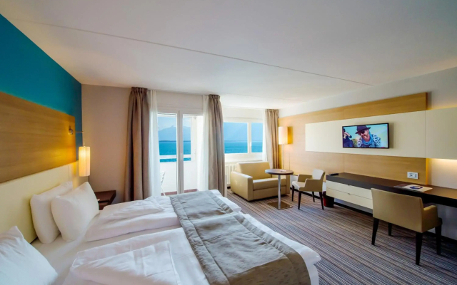 Hotel Mona