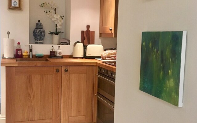 Beautiful 1BR in Historic St Aubin House