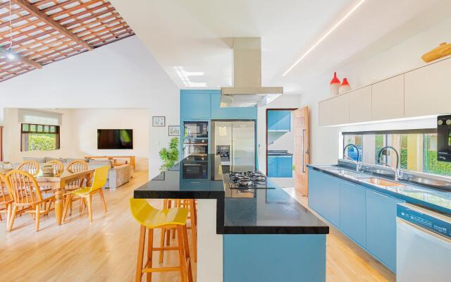 GB77 Ótima Casa 5 Quartos com Piscina e Churrasqueira - Guarajuba