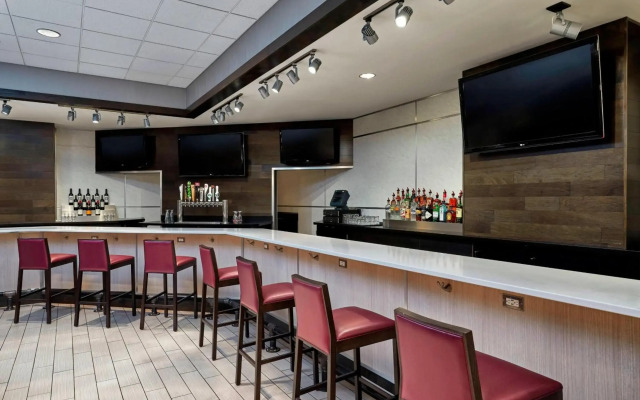 Sheraton Milwaukee Brookfield Hotel