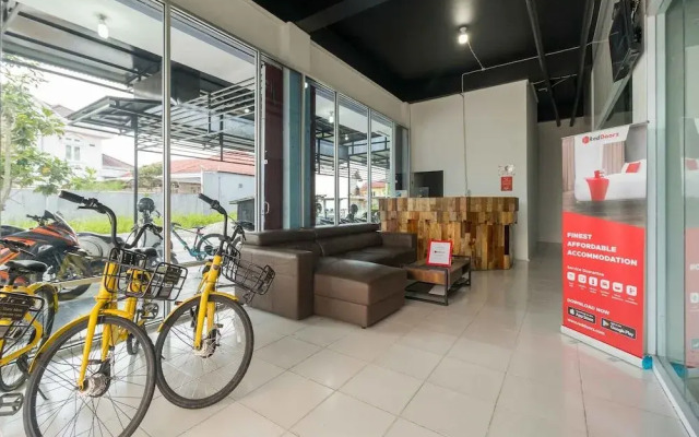 RedDoorz Syariah near Lubang Jepang Bukittinggi
