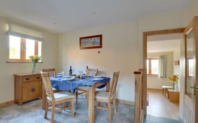 Quaint Holiday Home in Boughton Lees With Garden