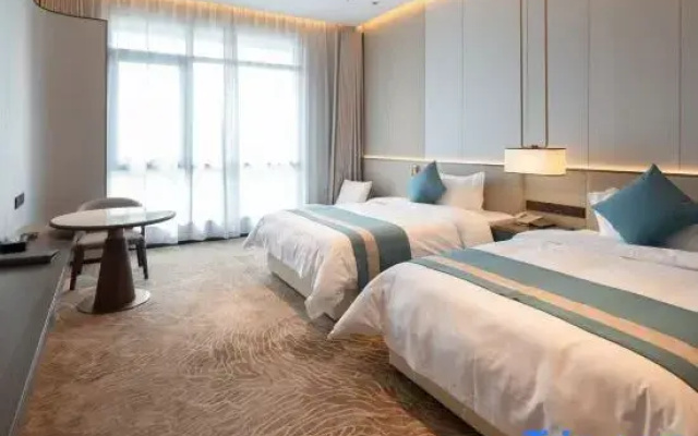 Jingmao Hotel (International Glasses City Danyang Railway Station)