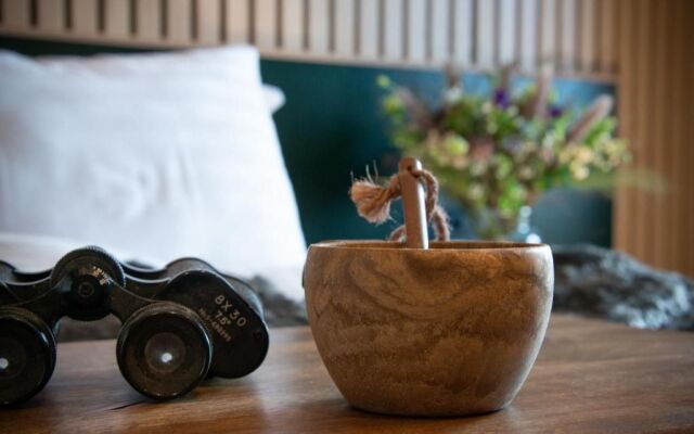 Haltia Lake Lodge nature boutique hotel & glamping