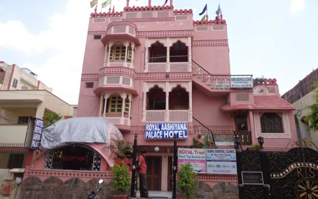 Royal Aashiyana Palace Hotel