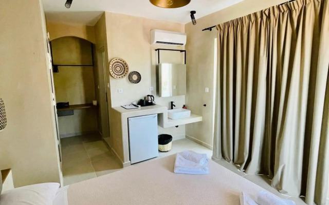 Atma Beach Rooms & Suites