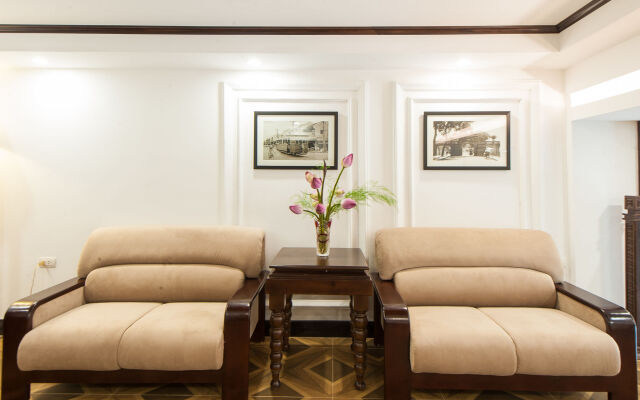 Le Foyer Hotel