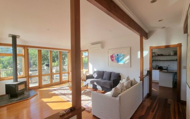 The Kauri Retreat - Sea Views & Spa Pool