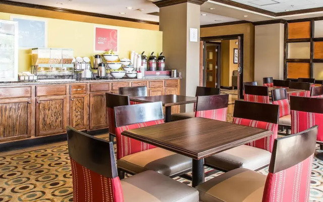 Comfort Inn & Suites
