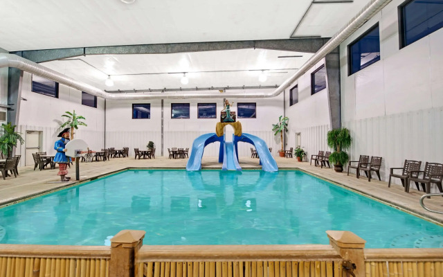 Quality Inn & Suites Columbus