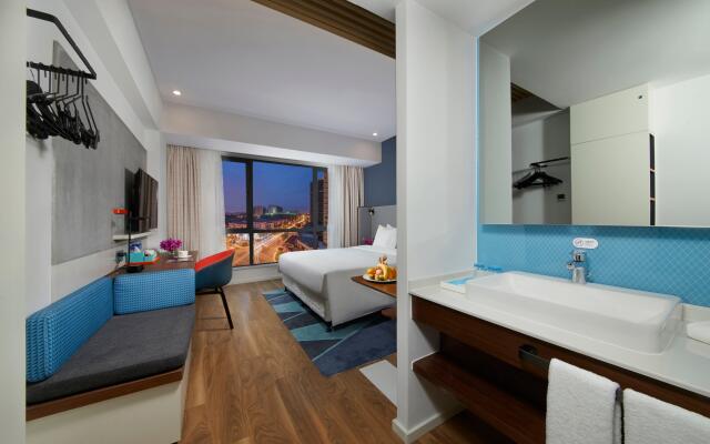 Holiday Inn Express Zhangjiagang East by IHG