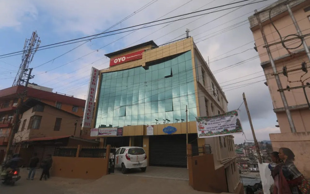 Oyo 18528 Field Residency Inn