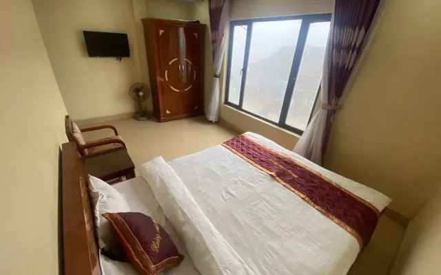 Khat Vong Viet Hotel