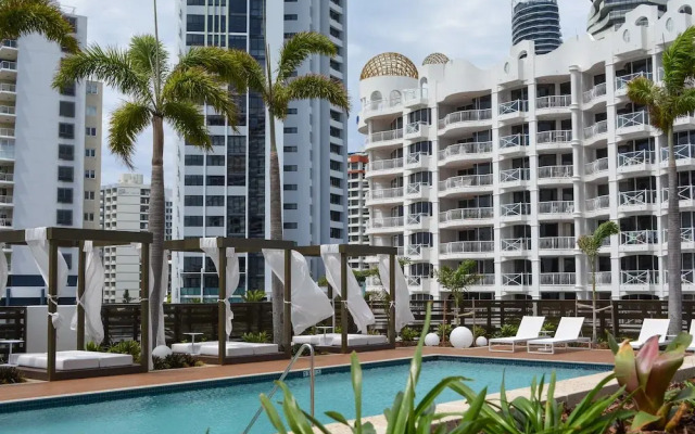 BRAND NEW Qube Broabeach Luxury 2 Bedroom