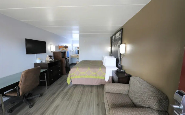 Super 8 By Wyndham Manassas