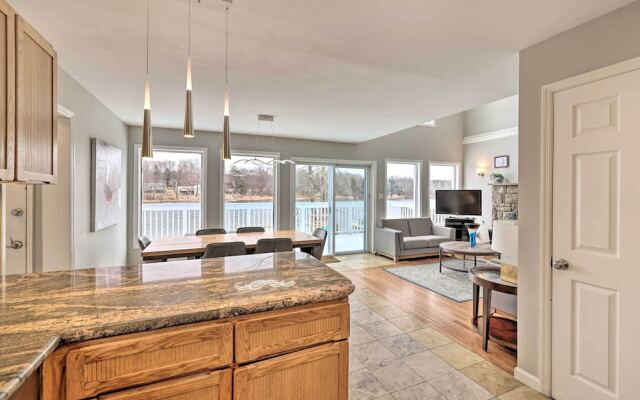 Lakefront Poconos Vacation Rental w/ Deck