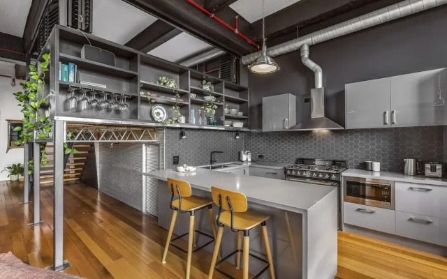 BOUTIQUE STAYS - Loft on Rose