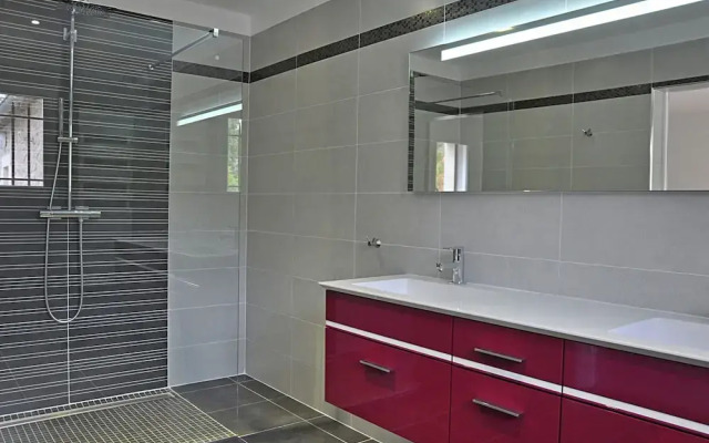 Magnificent Villa in Saint-ambroix With Private Pool