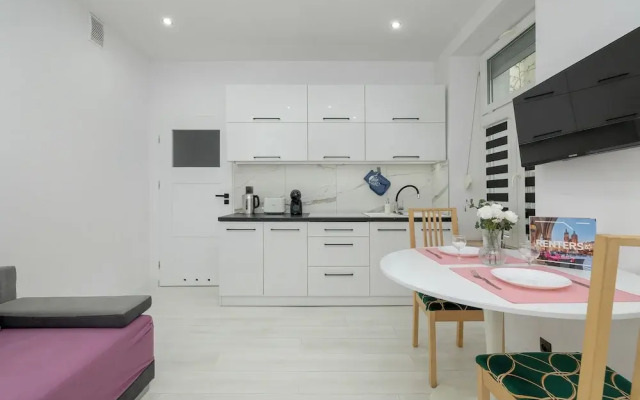 Central Kraków Apartment by Renters