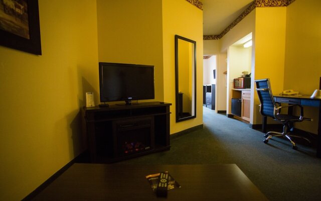 Chisholm Inn & Suites