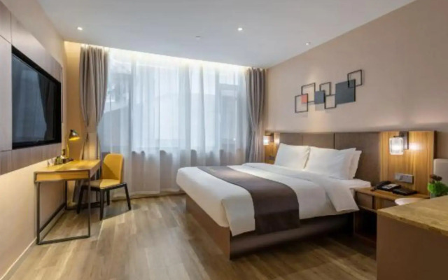 Yilai Hotel (Qingzhou Songcheng Ancient City Scenic Area)