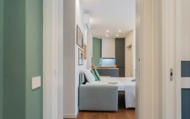 Como Volta Square With Terrace by Rent all Como