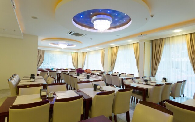 Izan Hotel